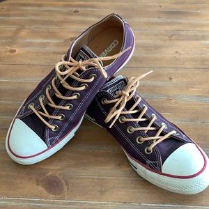 Suede burgundy Converse